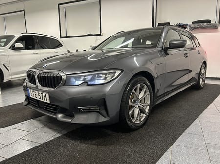 BMW 330e xDrive Touring