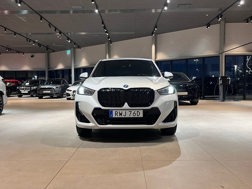 Bild 2 av BMW iX1 xDrive30