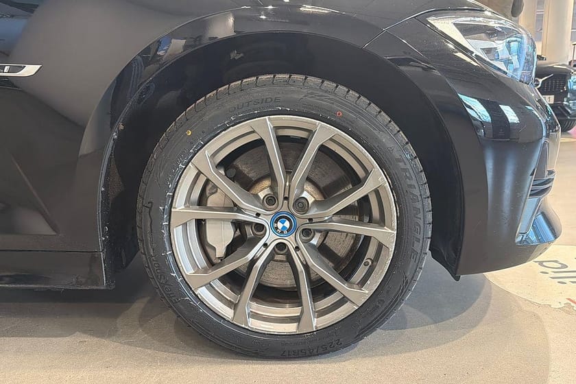 Bild 4 av BMW 330e xDrive Sedan