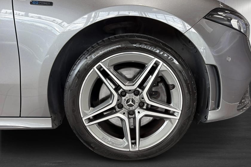 Bild 5 av Mercedes-Benz A 250 e Sedan