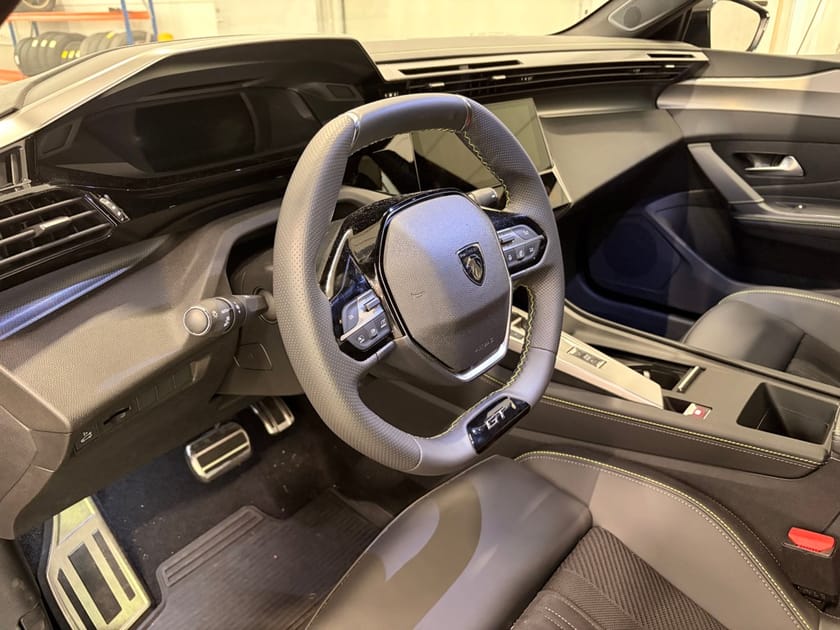 Bild 5 av Peugeot 408 Hybrid 145