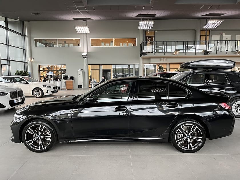 Bild 3 av BMW 330e xDrive Sedan