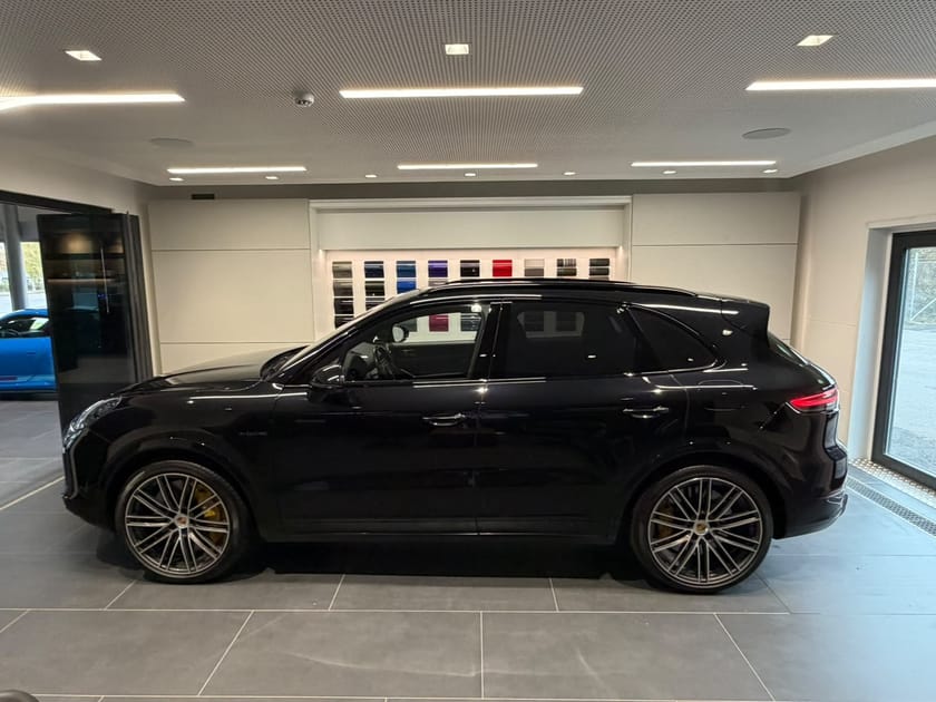 Bild 2 av Porsche Cayenne Turbo S E-Hybrid
