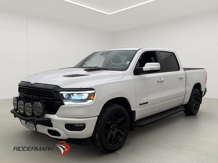 RAM 1500 Dubbelhytt 5'7" box