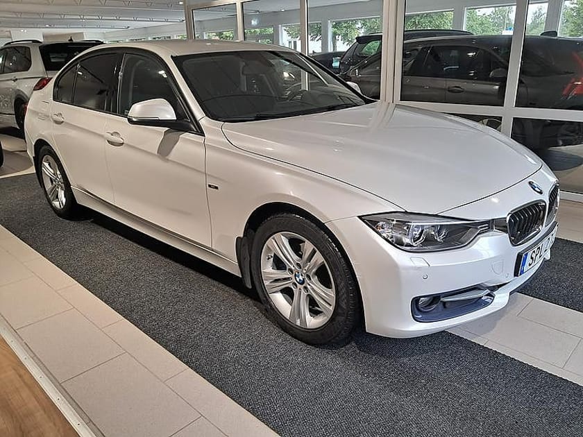 Bild 2 av BMW 318d xDrive Sedan