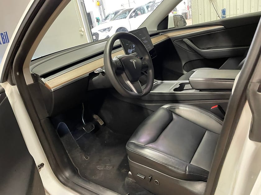 Bild 5 av Tesla Model Y Long Range AWD
