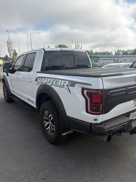 Ford F-150 Raptor SuperCrew