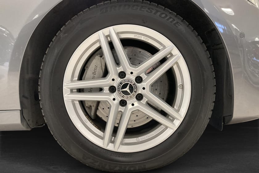Bild 5 av Mercedes-Benz E 220 T d 4MATIC