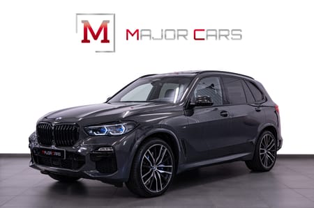 BMW X5 M50i