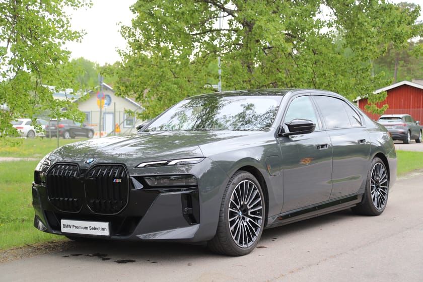 Bild 1 av BMW M760e xDrive