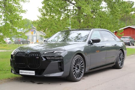 BMW M760e xDrive