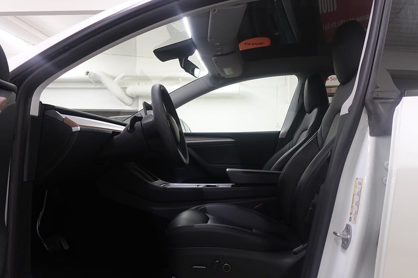 Bild 4 av Tesla Model Y Standard Range RWD