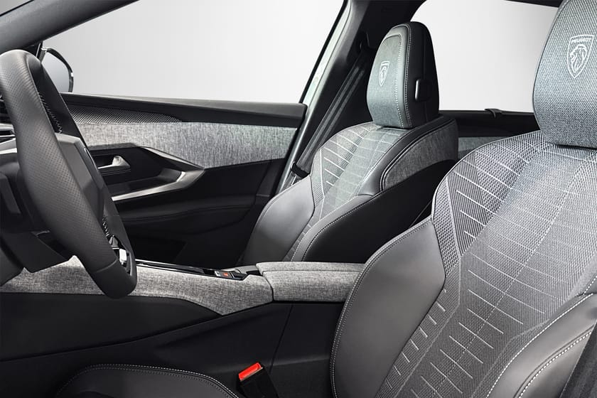 Bild 4 av Peugeot 5008 Hybrid 145