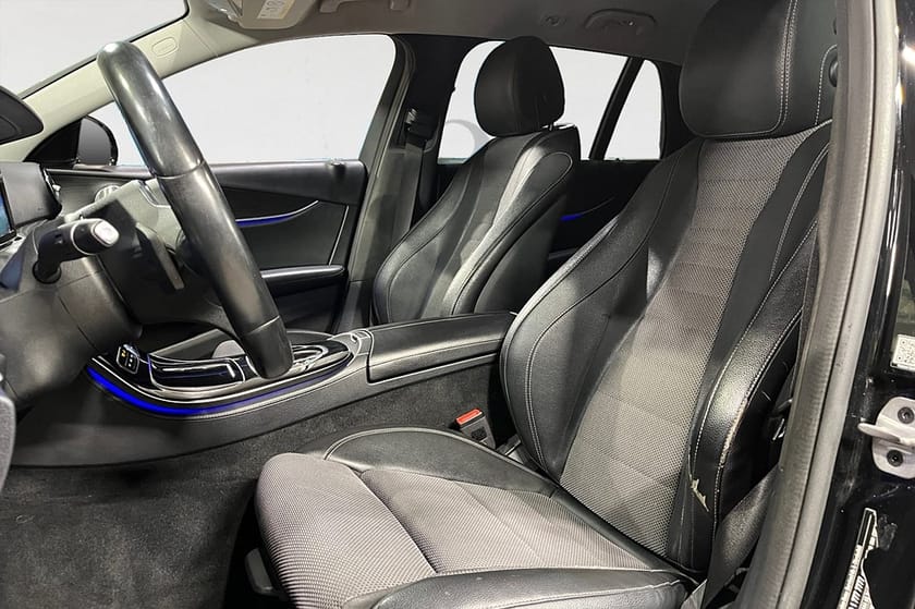 Bild 3 av Mercedes-Benz E 220 T d 4MATIC