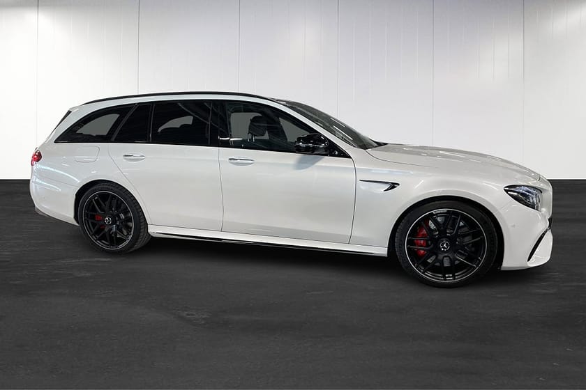 Bild 2 av Mercedes-Benz AMG E 63 S T 4MATIC+