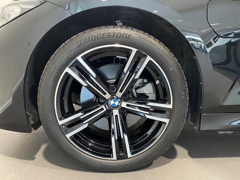 Bild 3 av BMW 330e xDrive Sedan