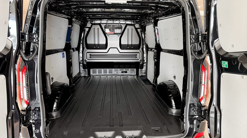 Bild 5 av Ford Transit Custom 82.5 kWh AWD
