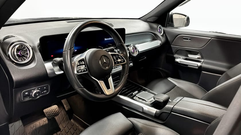 Bild 4 av Mercedes-Benz EQB 300 4MATIC