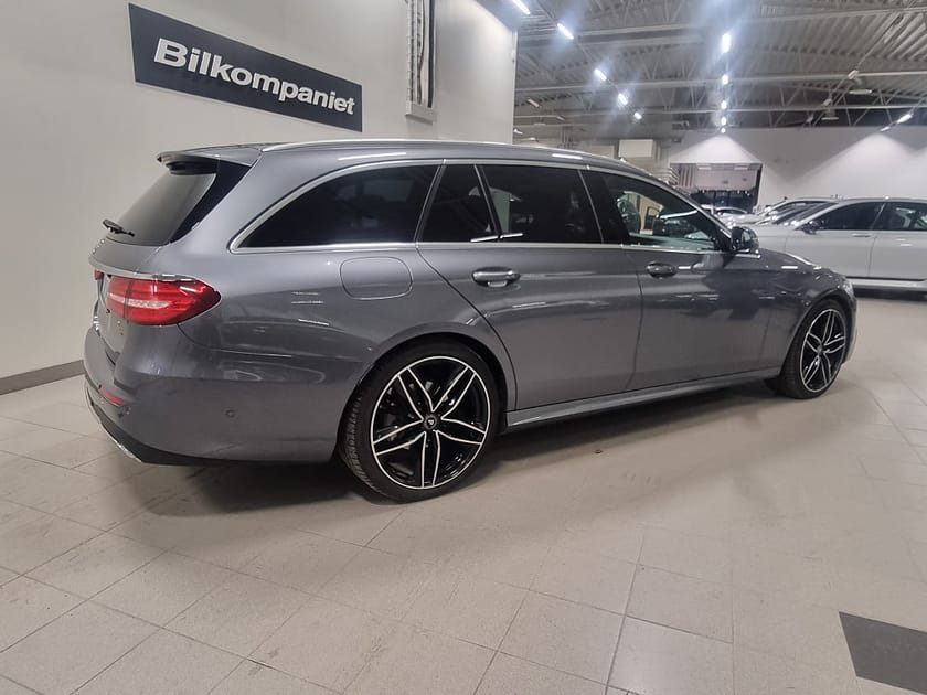 Bild 4 av Mercedes-Benz E 220 T d 4MATIC