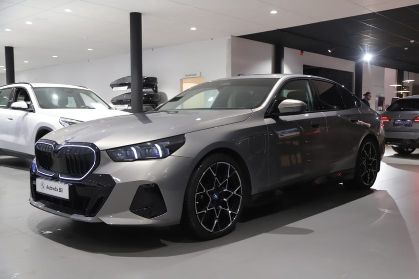 Bild 1 av BMW 550e xDrive Sedan