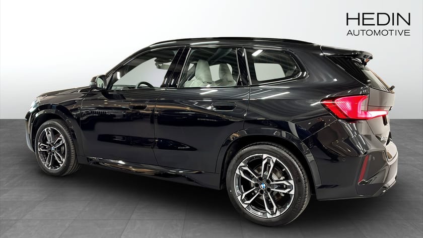 Bild 2 av BMW iX1 xDrive30