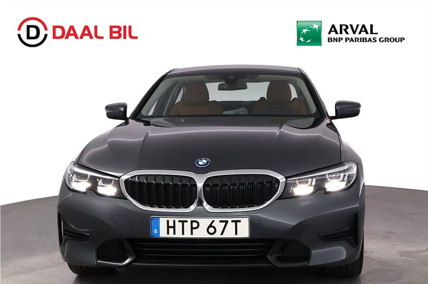 Bild 2 av BMW 330e xDrive Sedan