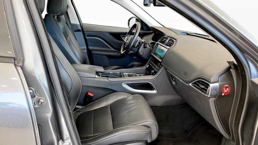 Bild 3 av Jaguar F-Pace 30d AWD