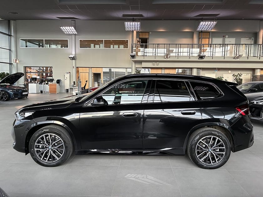 Bild 3 av BMW iX1 xDrive30