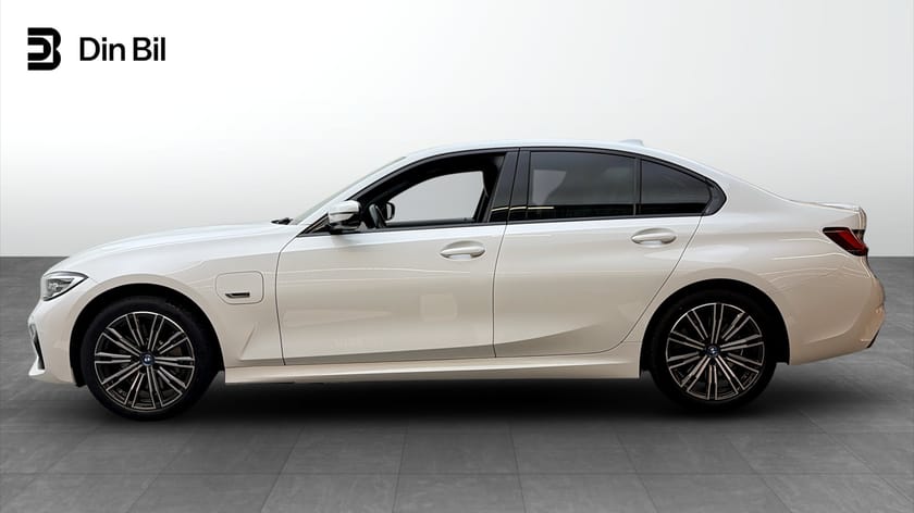 Bild 2 av BMW 330e xDrive Sedan