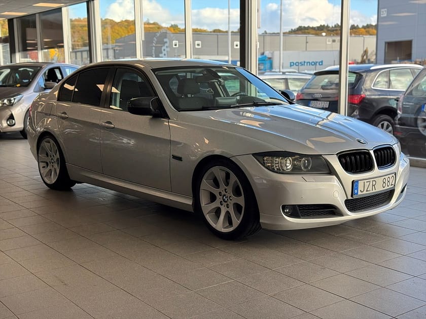 Bild 1 av BMW 320i Sedan