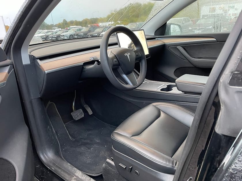 Bild 5 av Tesla Model Y Long Range AWD