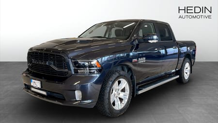 RAM 1500 Dubbelhytt 5'7" box