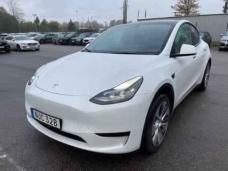 Tesla Model Y Standard Range RWD