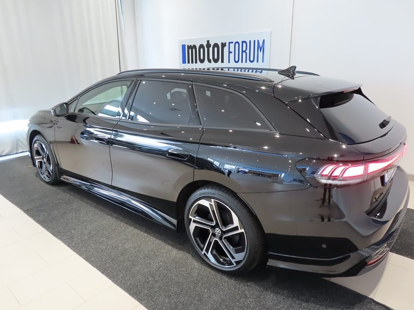 Bild 3 av Volkswagen ID.7 GTX Tourer