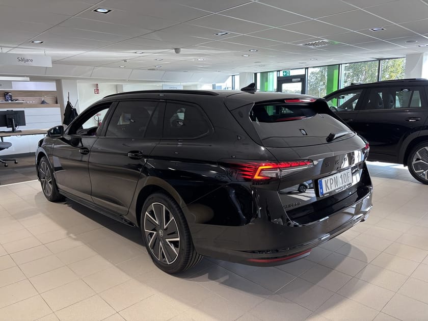 Bild 4 av Škoda Superb iV Kombi