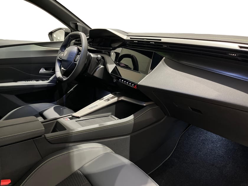 Bild 4 av Peugeot 408 Hybrid 145