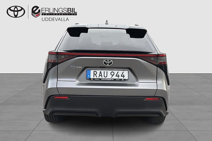 Bild 5 av Toyota bZ4X
