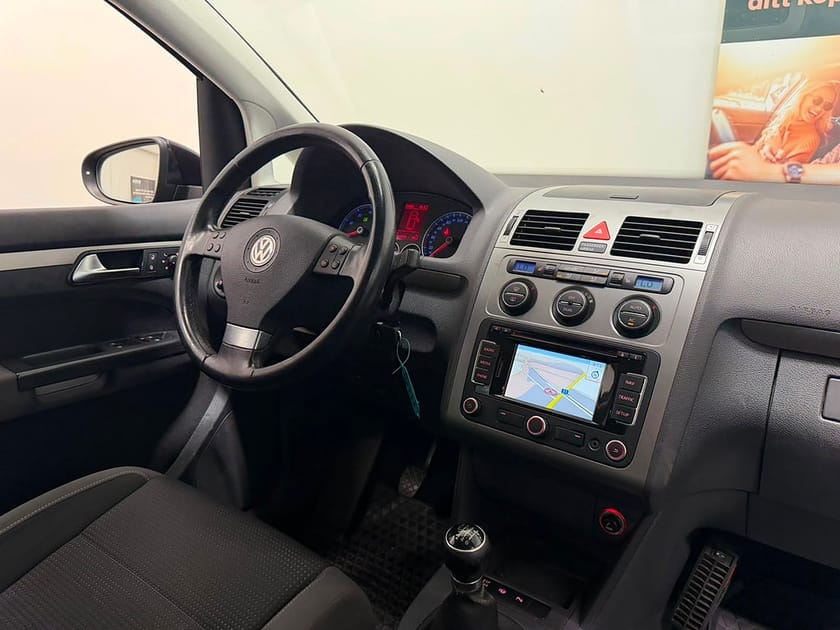 Bild 2 av Volkswagen Touran 5-sätes