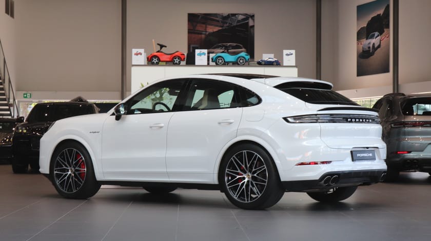 Bild 2 av Porsche Cayenne Turbo E-Hybrid Coupé