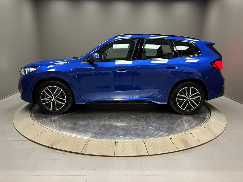 Bild 2 av BMW iX1 xDrive30
