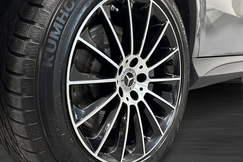 Bild 5 av Mercedes-Benz GLC 300 e 4MATIC