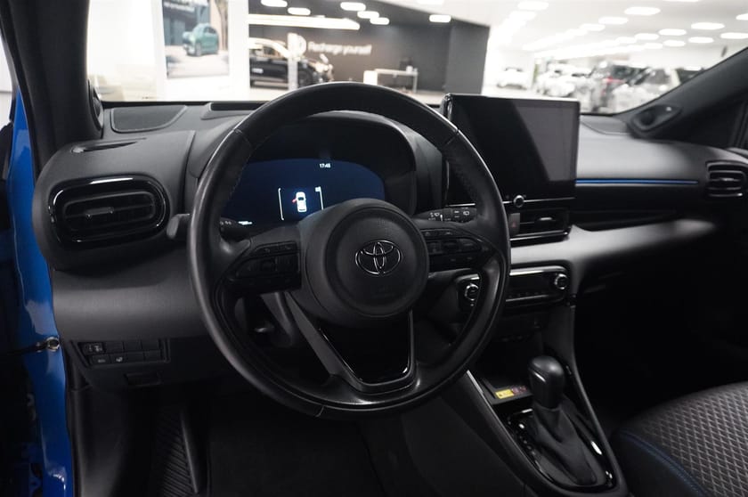 Bild 2 av Toyota Yaris Hybrid 130