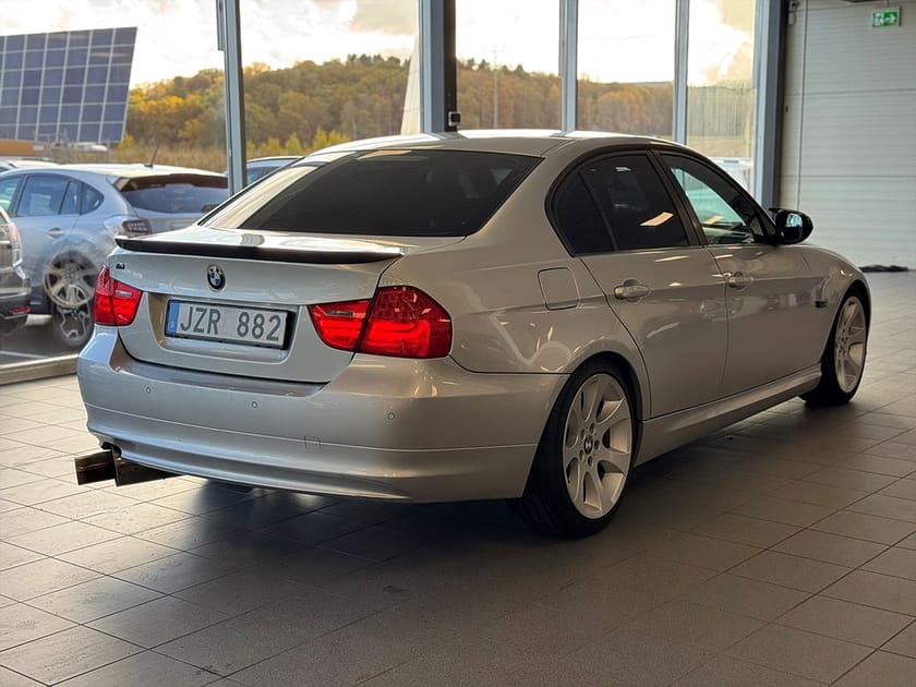 Bild 3 av BMW 320i Sedan
