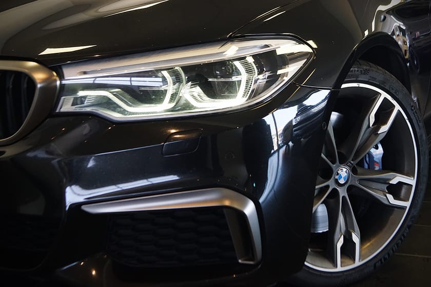 Bild 2 av BMW M550i xDrive Sedan