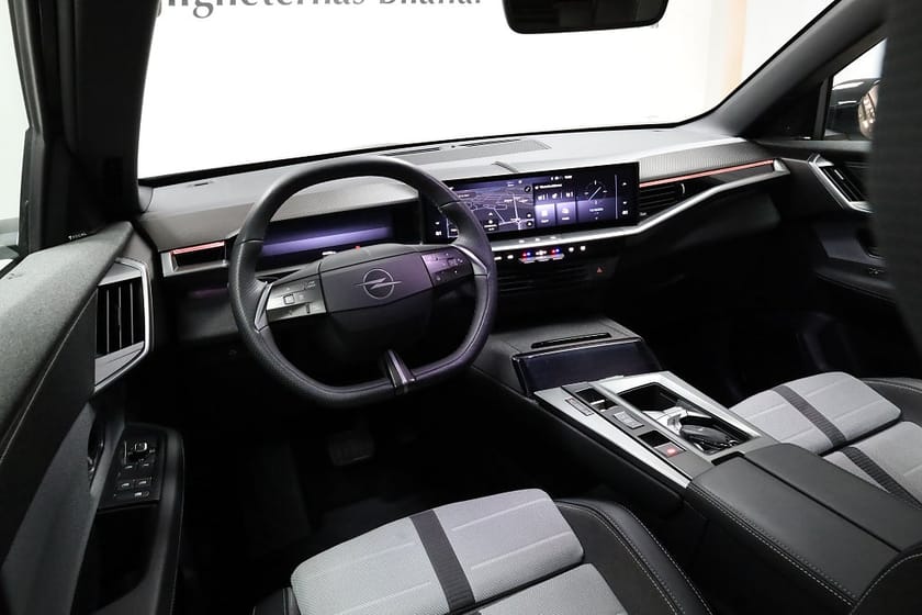 Bild 3 av Opel Grandland Hybrid 136