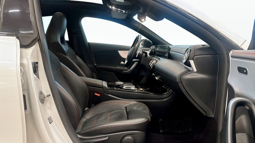 Bild 3 av Mercedes-Benz CLA 220