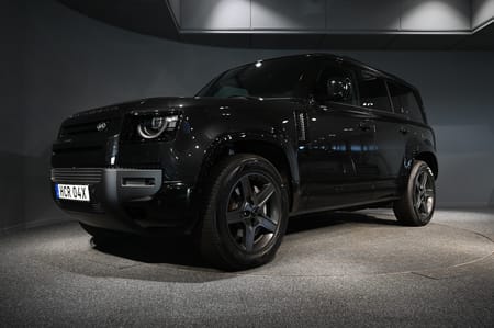 Land Rover Defender P300e PHEV