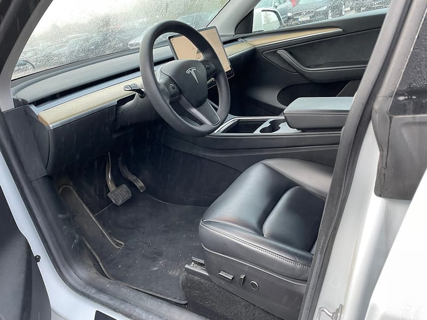 Bild 5 av Tesla Model Y Standard Range RWD