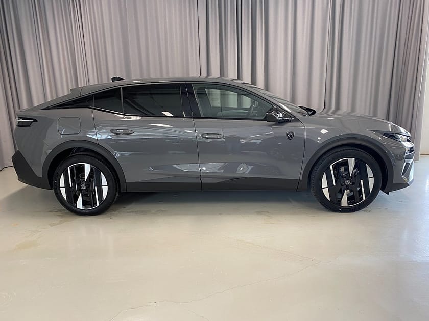 Bild 2 av Peugeot 408 Hybrid 145