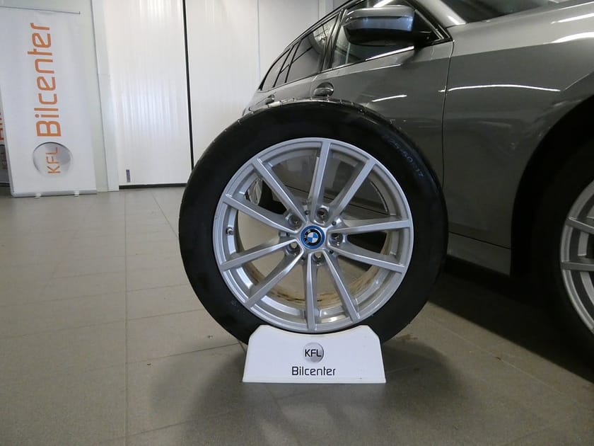 Bild 2 av BMW 330e xDrive Touring